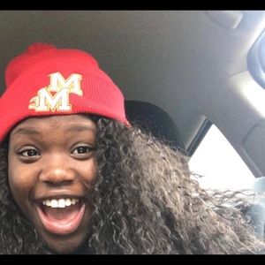 Meet your Posher, Ndeye